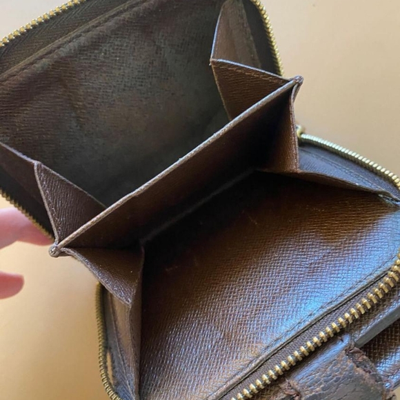 Authentic louis vuitton used wallet - Picture 16 of 16
